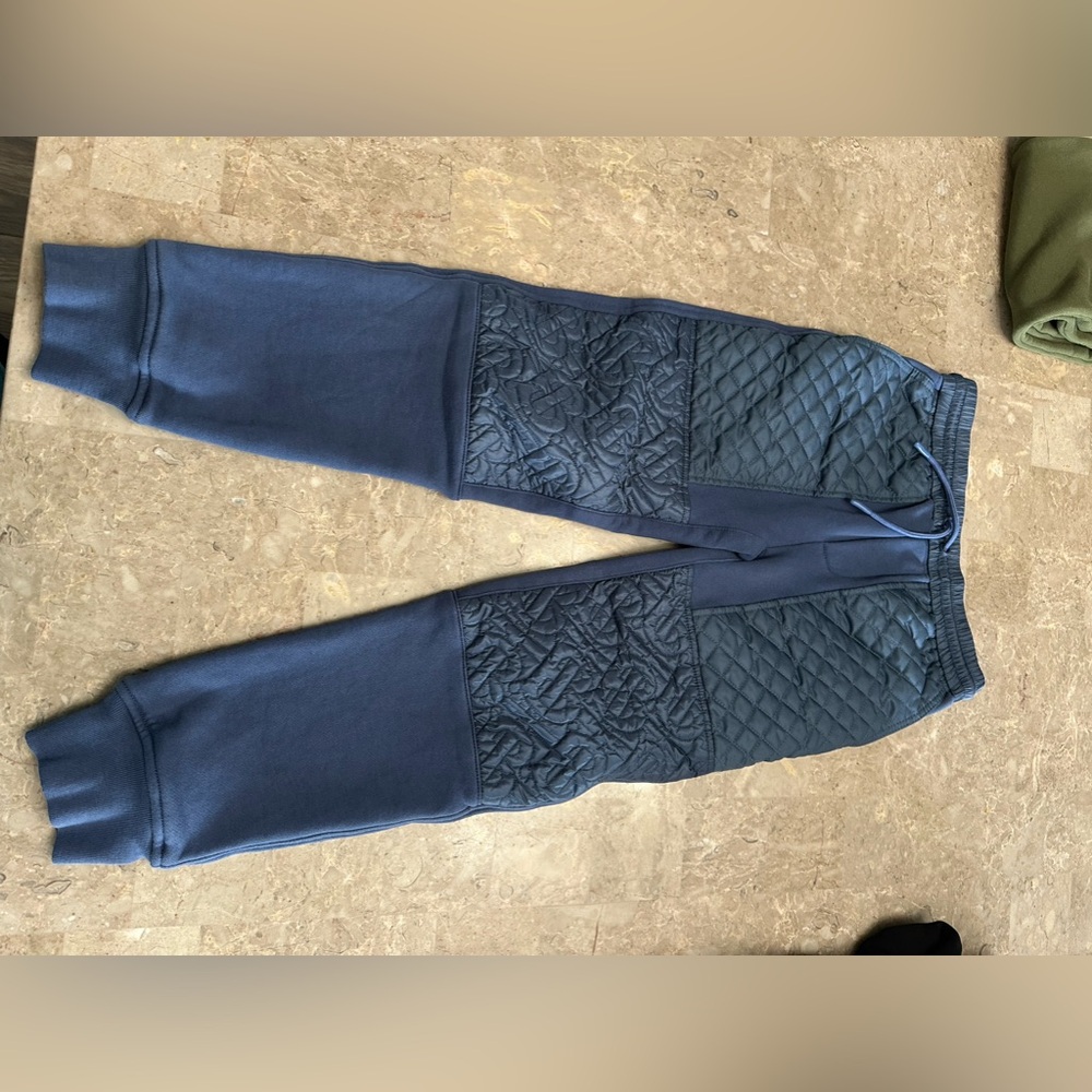 Use pants Burberry color  blue for boys size 8